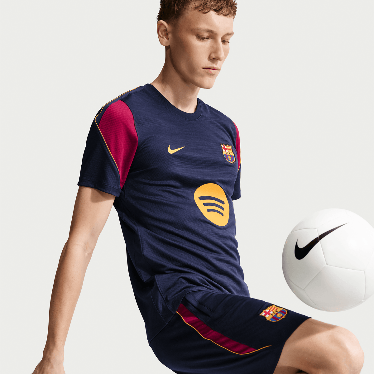 Nike Barcelona 26/27 Strike Pre Match Jersey